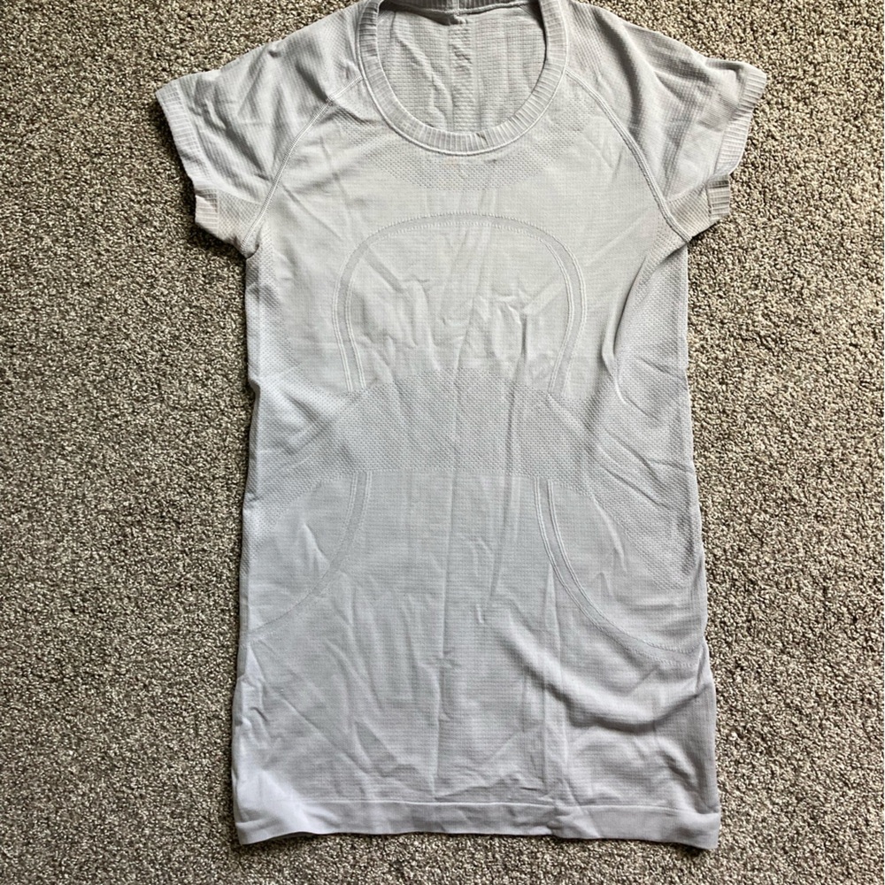 Lululemon Women's purple/ Gray Short Sleeve Top